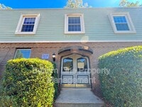 Building Photo - 2638 Park Rd