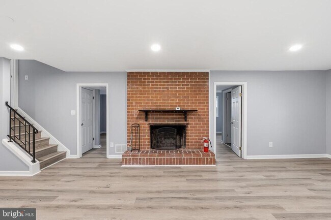 Building Photo - 11002 Trafton Ct