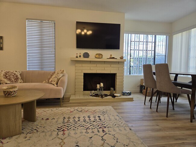 Building Photo - 4064 Crystal Dawn Ln