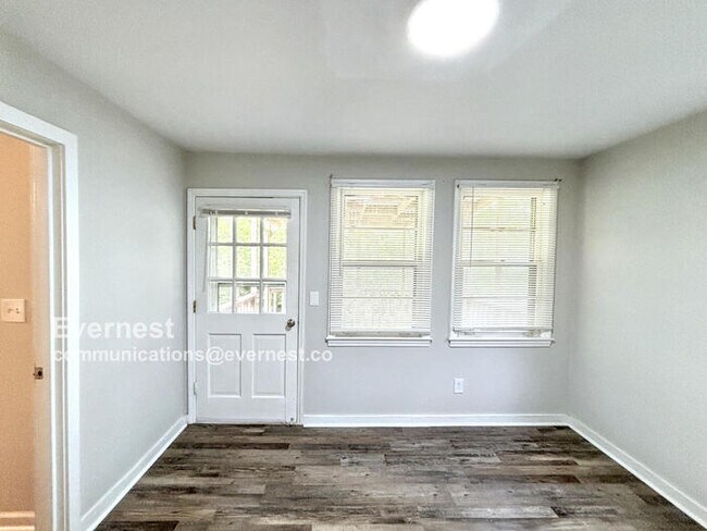 Building Photo - Charming 4-Bedroom Home with Comfort and O...