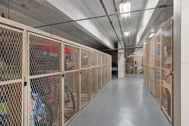 Building Photo - 101 S Eola Dr