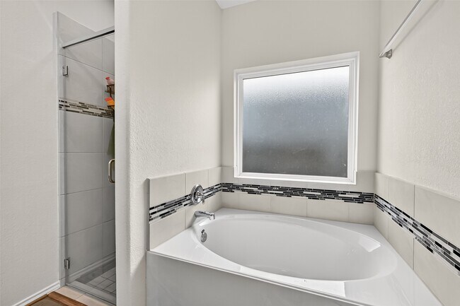 Building Photo - 1601 Darwin Cedar Dr