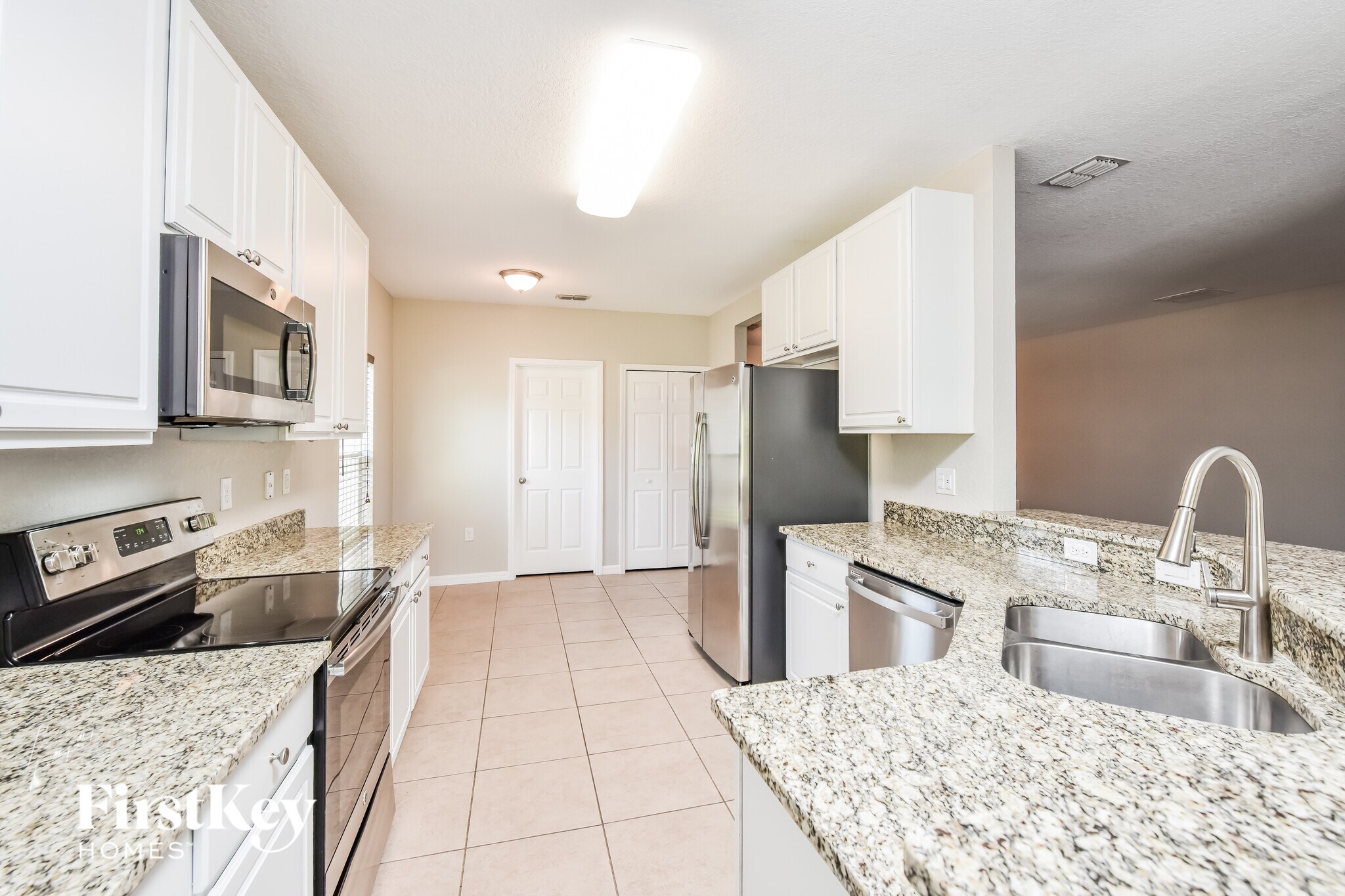 Building Photo - 3379 Toluca Terrace