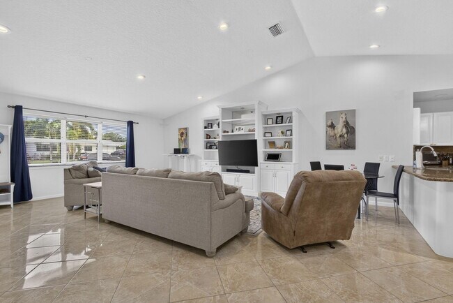 Building Photo - 4361 Fuschia Cir N