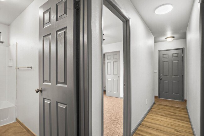 Building Photo - Move in special: $250 off the first month's rent!