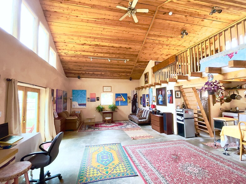 Interior with Loft - 223 A Victor Ct