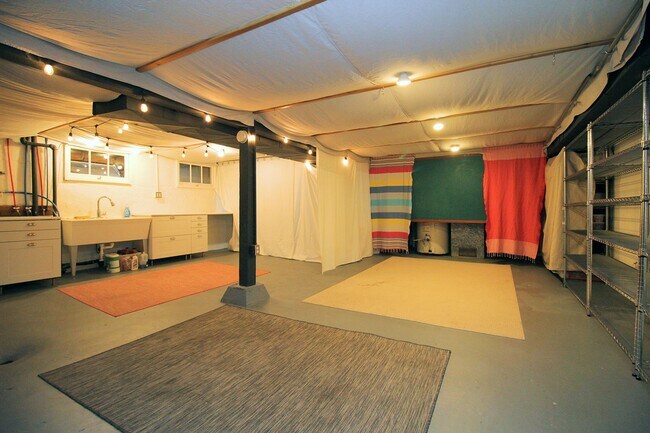 Building Photo - 2241 NE 33rd Ave