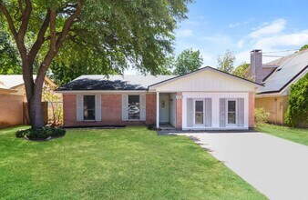 Building Photo - 2212 W Oakdale Rd