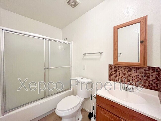 Building Photo - 13615 Verbena Dr