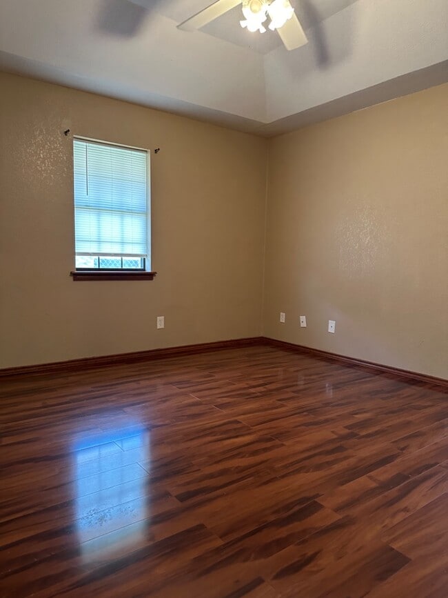 Building Photo - 2729 Palmer Dr