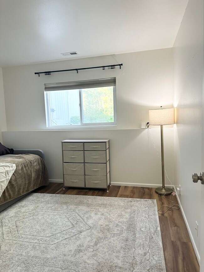 Building Photo - 4853 S Woodbridge Dr