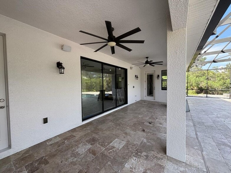 Building Photo - 14333 Bella Ln