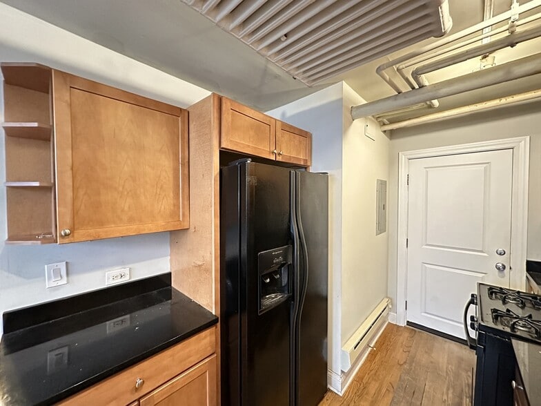 Building Photo - 728 W Addison St