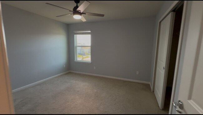 Building Photo - 1962 Summer Serenity Dr