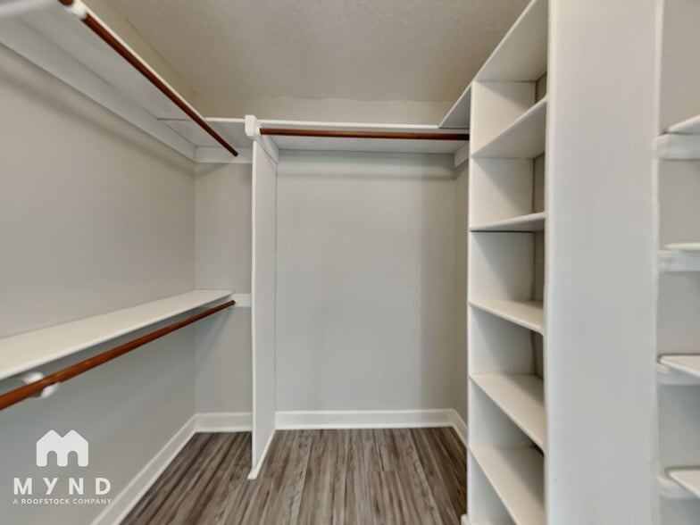 Building Photo - 6125 Krandon Dr