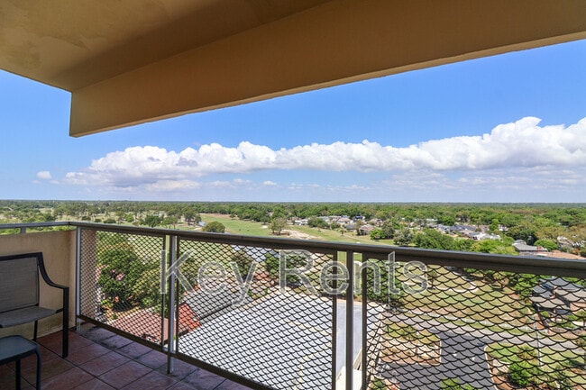 Building Photo - 825 Bayshore Dr