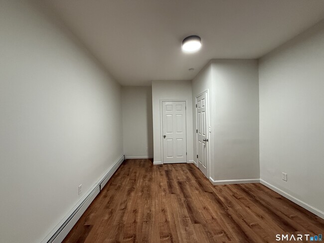 Building Photo - 53 Mahl Ave