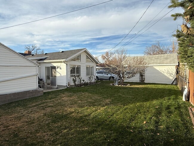 Building Photo - Beautiful 4 bedroom 3 bathroom home!