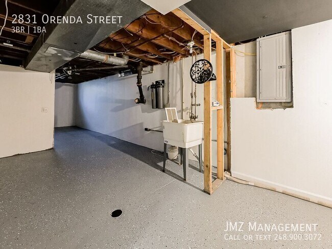 Building Photo - 2831 Orenda St