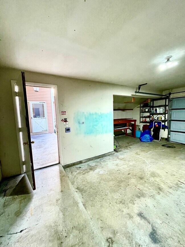Building Photo - 2923 Trudy Ln