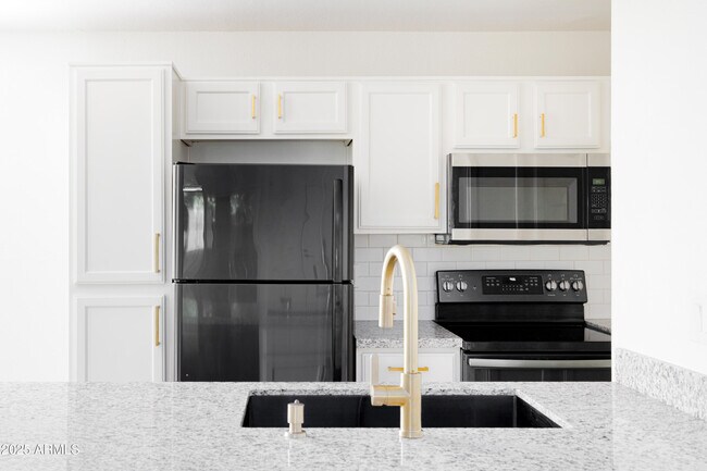 Primary Photo - 2938 N 61st Pl