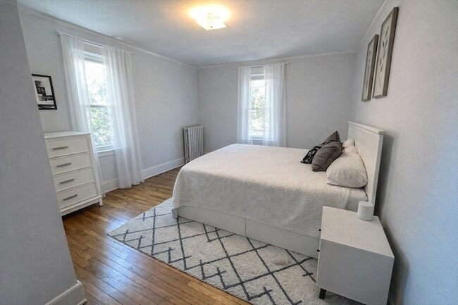 Building Photo - 72 S Crescent Circuit