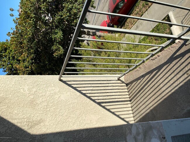 Building Photo - 4225 Del Mar Ave