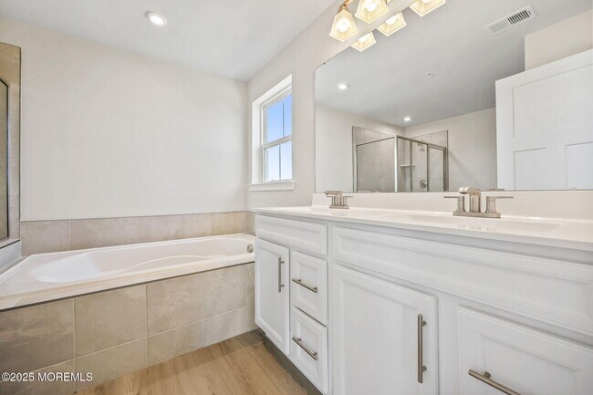 Building Photo - 20 Gramercy Dr
