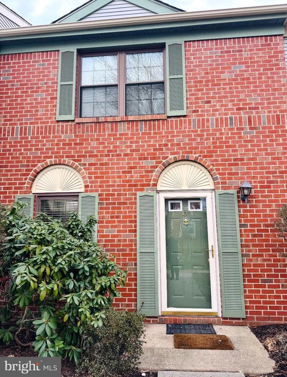 Building Photo - 5 Stout Ct