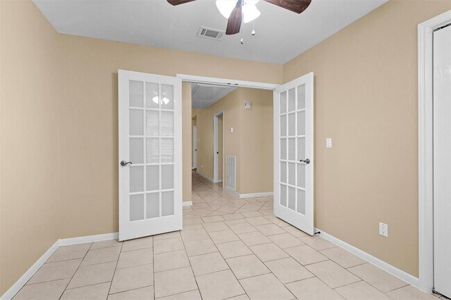 Building Photo - 9019 Driftstone Dr