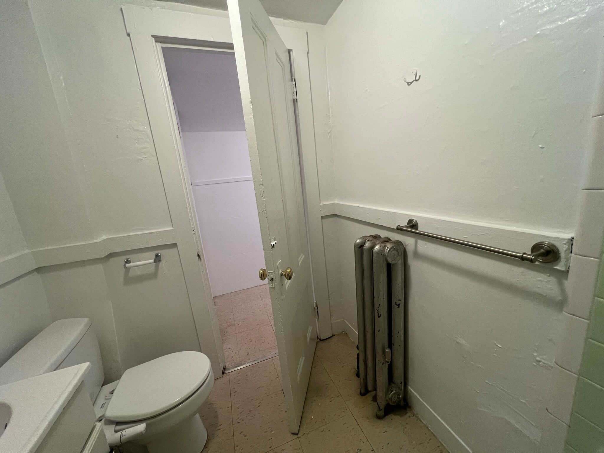 Building Photo - 456 Salem St