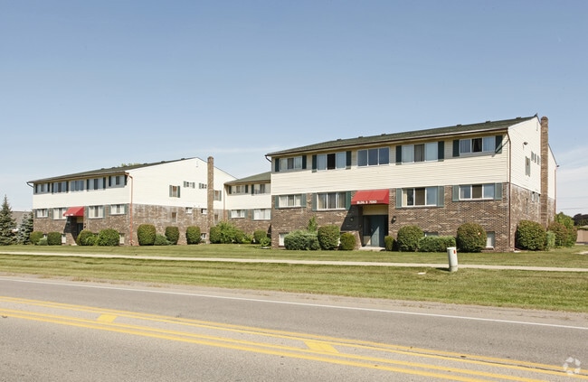 Primary Photo - Luna Apartments