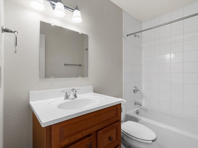 Building Photo - 9264 Mansfield Ave