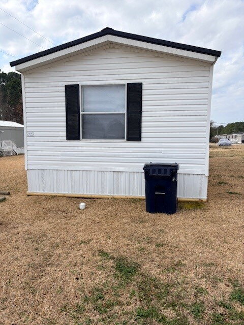 Building Photo - Mobile Home for Rent in Pikeville! 3 BR | 2BA w/ Lawn Care Included!