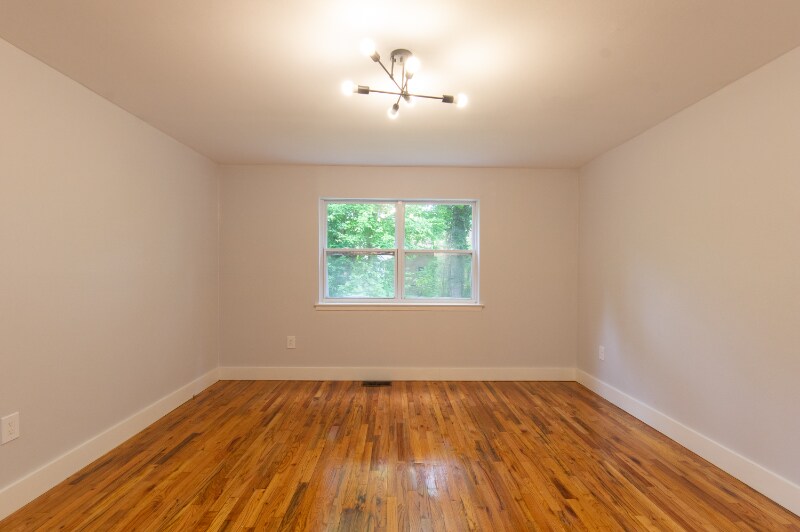 Building Photo - 1903 Country Ln