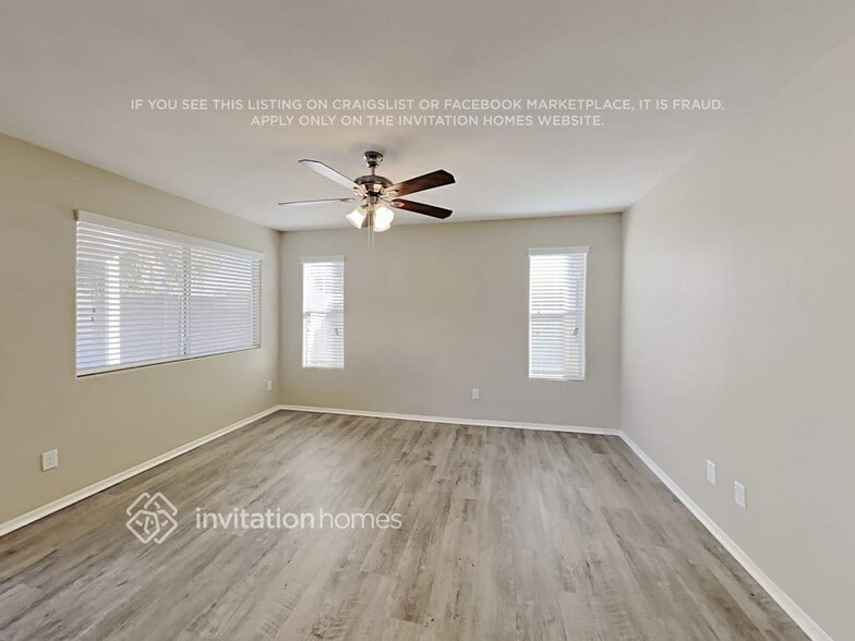 Building Photo - 12528 W Roanoke Ave