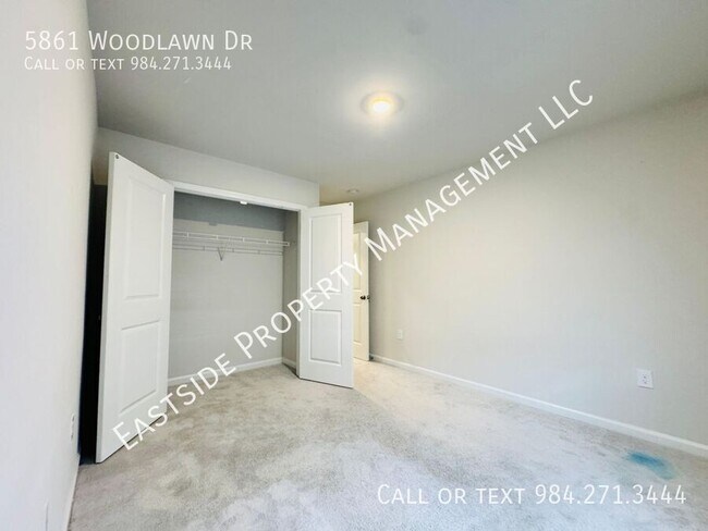 Building Photo - 5861 Woodlawn Dr