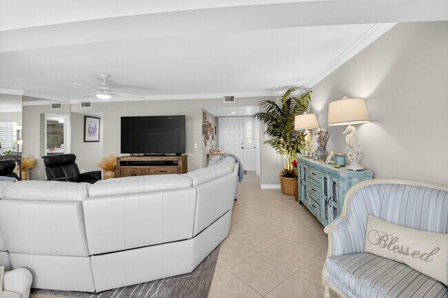 Building Photo - 75 Venetian Dr