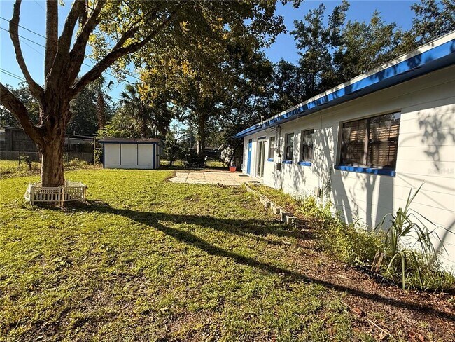 Building Photo - 4005 NW 21st Dr
