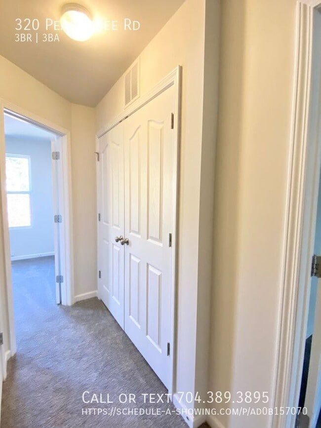 Building Photo - 320 Peachtree Rd