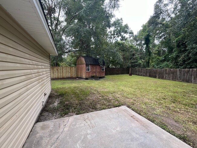 Building Photo - Three bedroom, two bathroom house in Pembroke