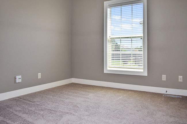 Building Photo - 4805 Watermark Dr