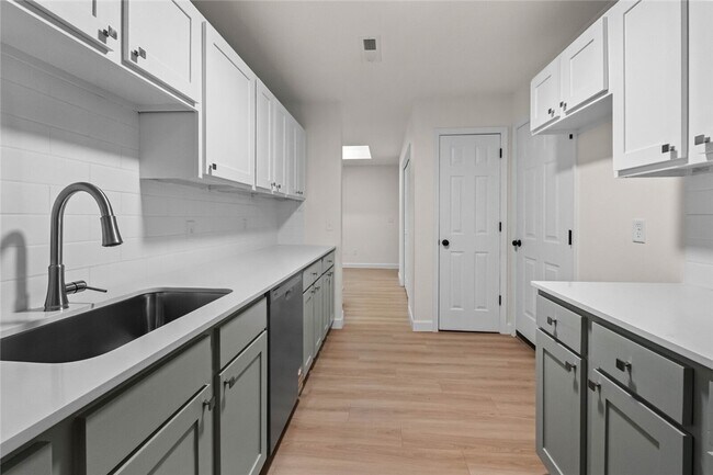 Building Photo - 2074 N Kantz Ln