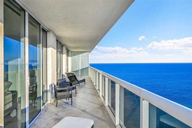 Building Photo - 1830 S Ocean Dr