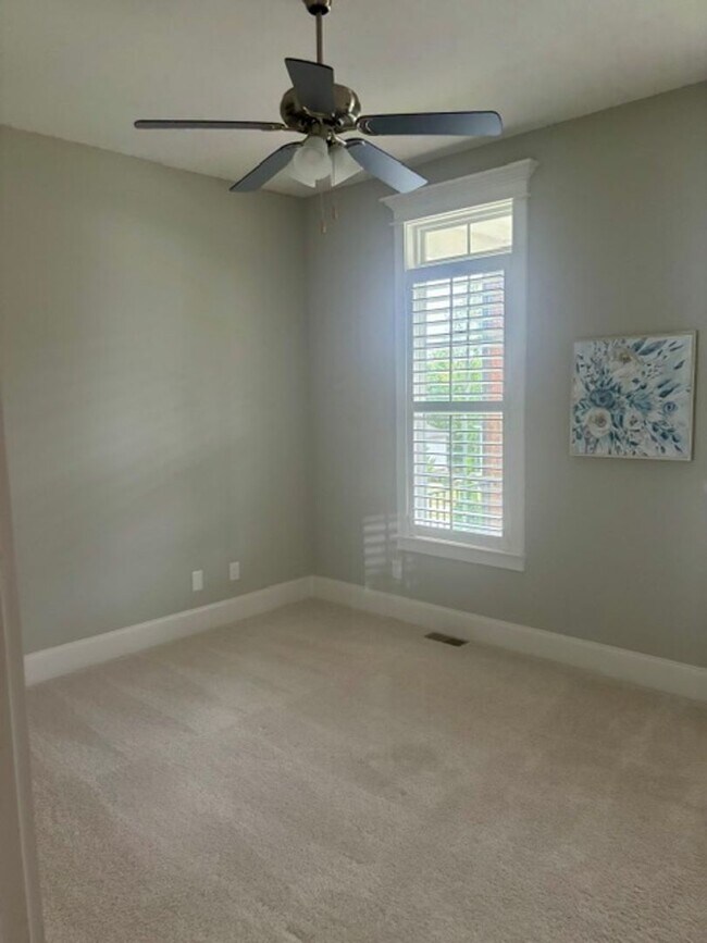 Building Photo - 4304 Sabal Dr