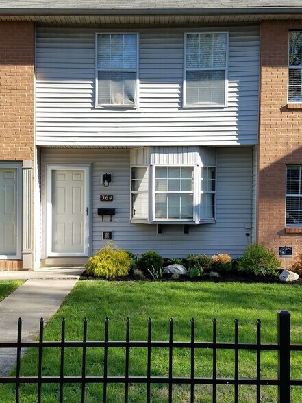 Building Photo - 364 E Mithoff St