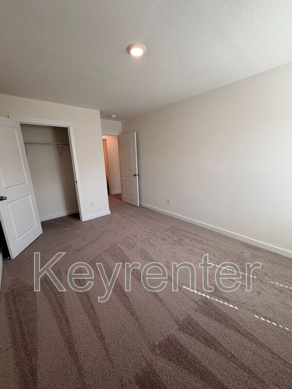 Building Photo - 7033 Randleman Dr