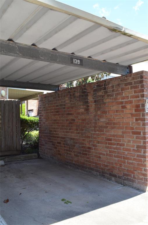 Building Photo - 10176 Oakberry St