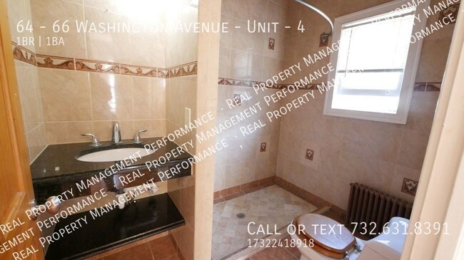 Building Photo - 2nd Floor Huge 1 BR 1 BA in Historic Old B...