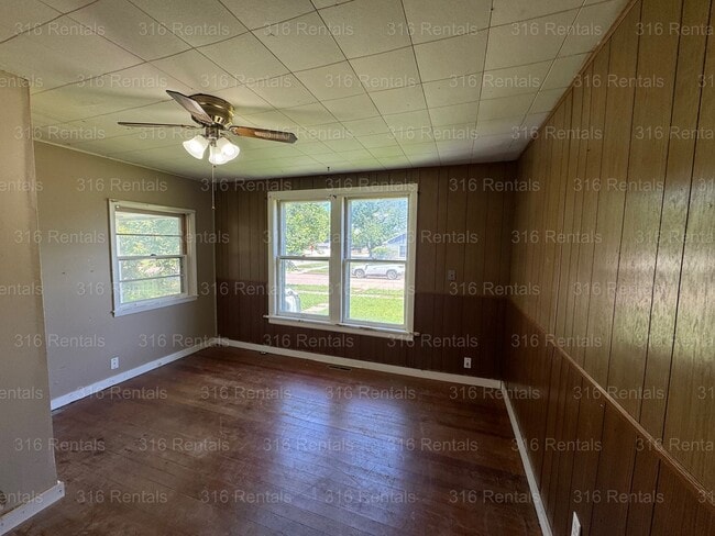 Building Photo - $850- 2 bed 1 bath - Single Family Home